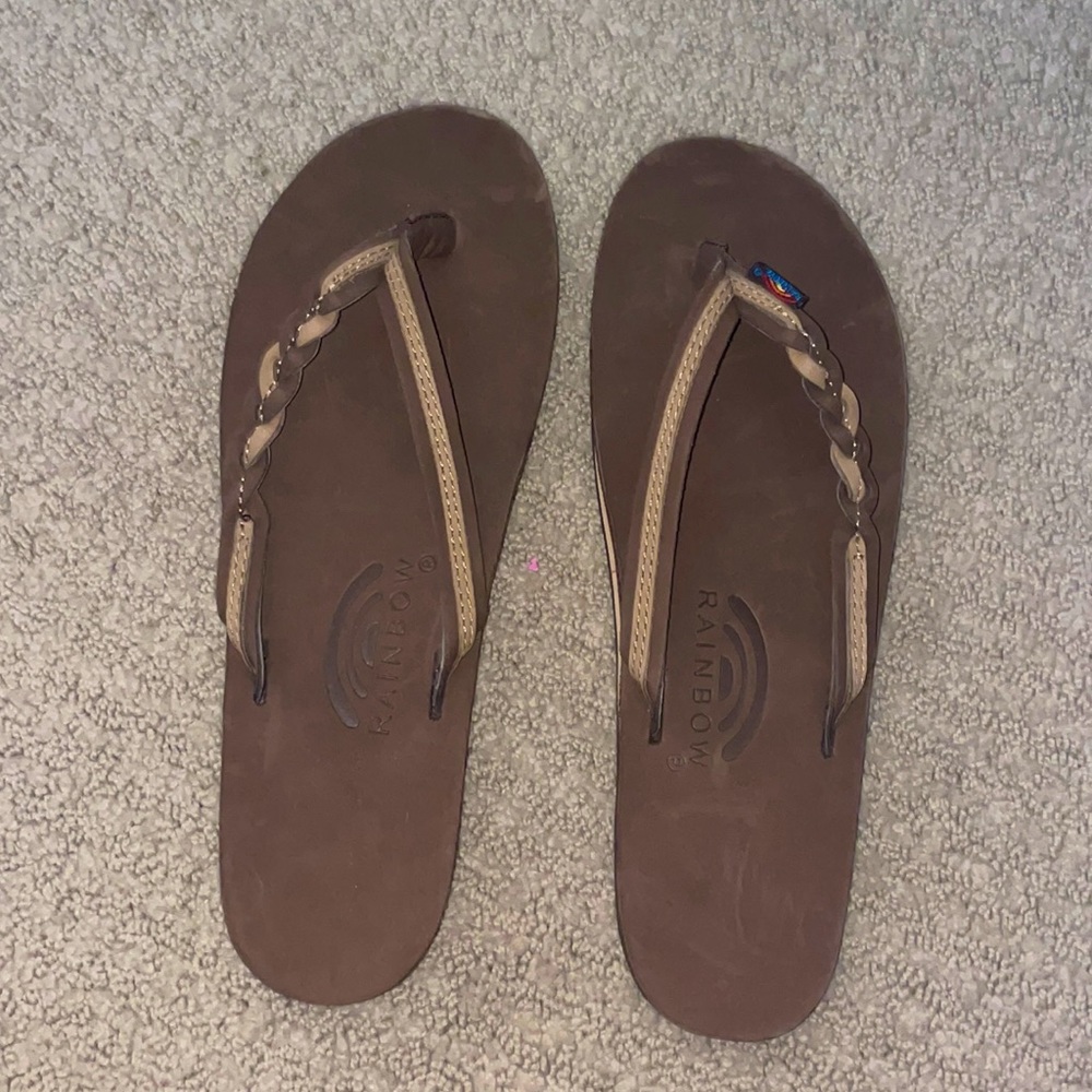 Size 9 Rainbow Women’s sandals. Only worn 1-2 times. Like new!